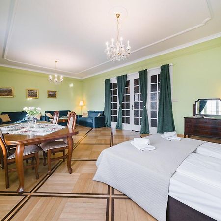 Apartamenty W Palacu Pod Baranami Kraków Exteriör bild