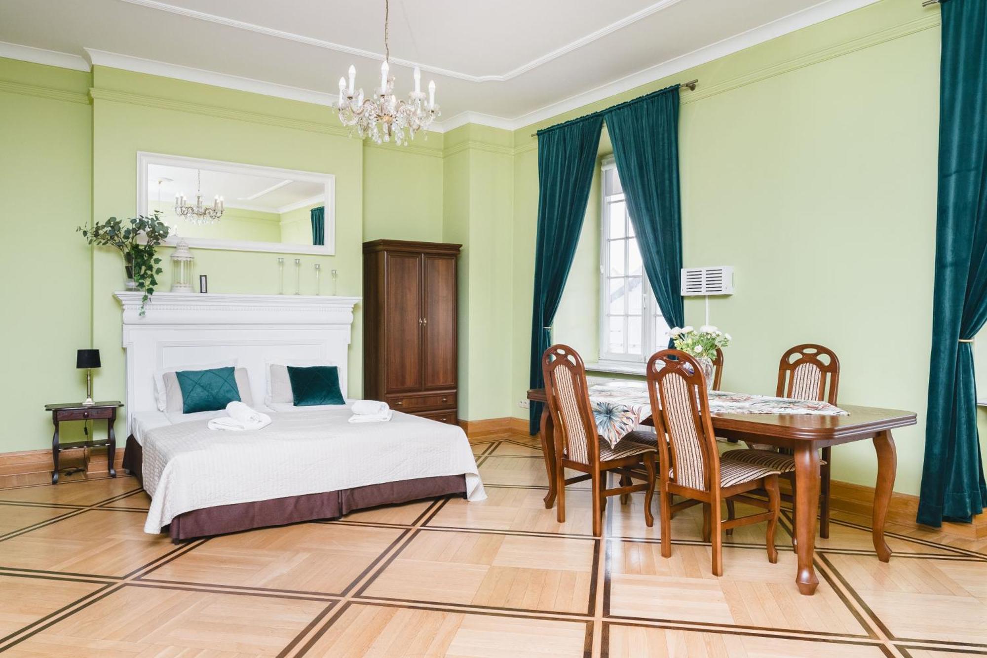 Apartamenty W Palacu Pod Baranami Kraków Exteriör bild