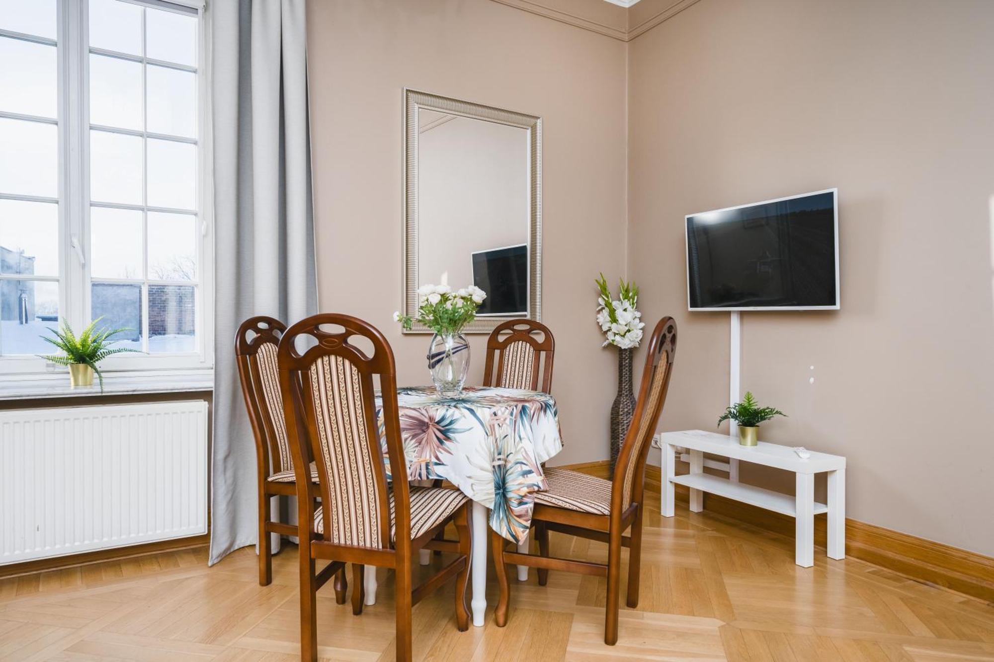 Apartamenty W Palacu Pod Baranami Kraków Exteriör bild