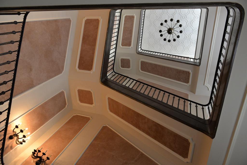 Apartamenty W Palacu Pod Baranami Kraków Exteriör bild