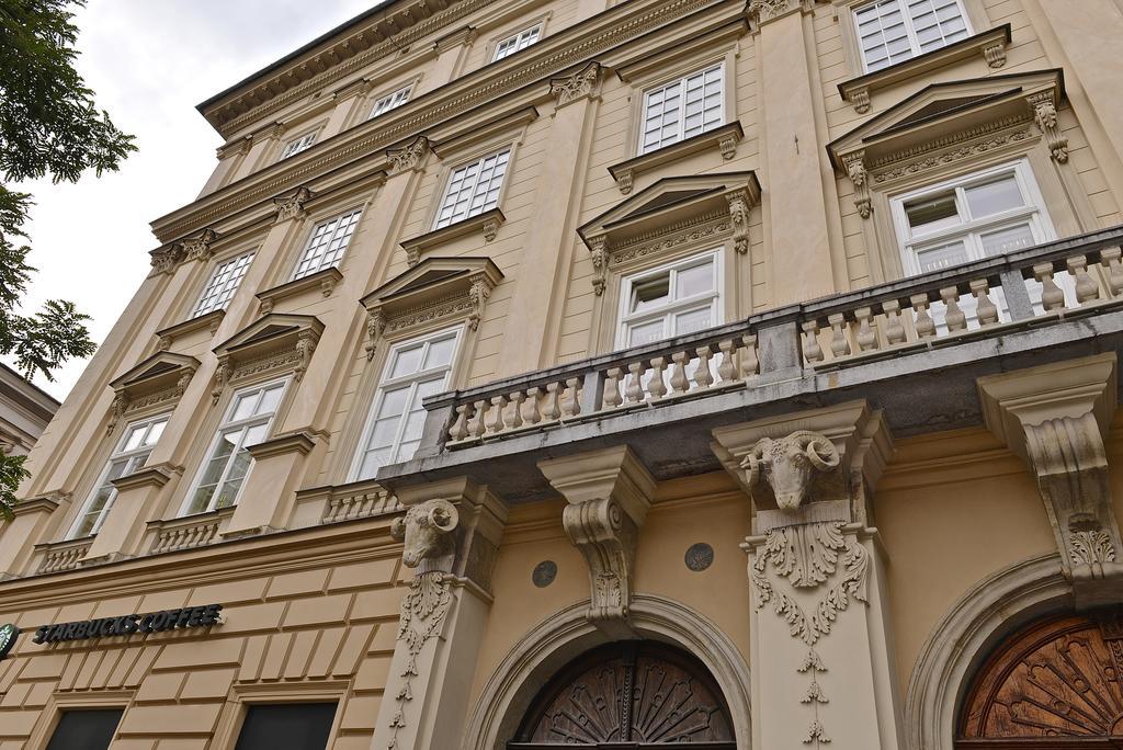 Apartamenty W Palacu Pod Baranami Kraków Exteriör bild