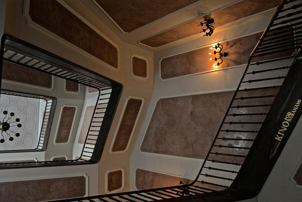 Apartamenty W Palacu Pod Baranami Kraków Exteriör bild