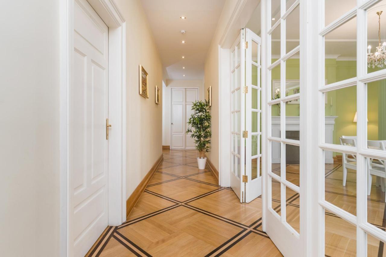 Apartamenty W Palacu Pod Baranami Kraków Exteriör bild