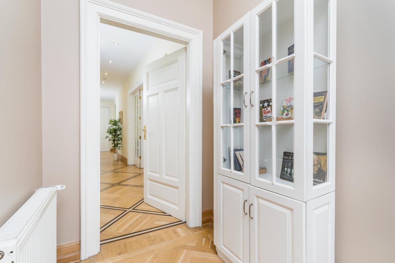 Apartamenty W Palacu Pod Baranami Kraków Exteriör bild