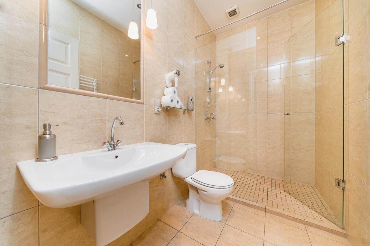 Apartamenty W Palacu Pod Baranami Kraków Exteriör bild