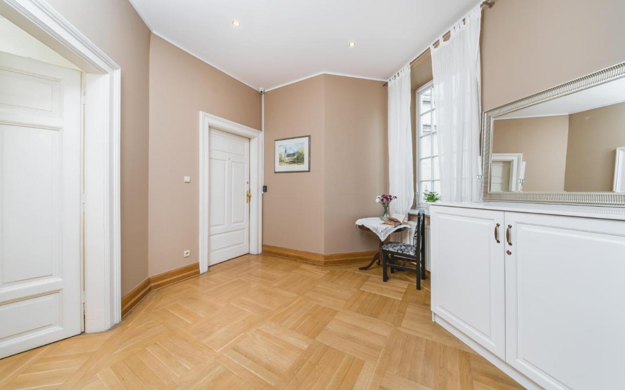 Apartamenty W Palacu Pod Baranami Kraków Exteriör bild