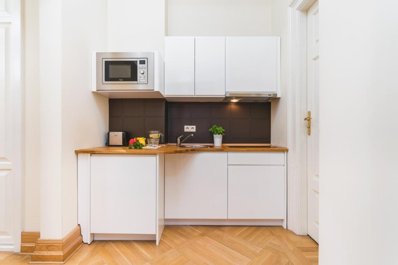 Apartamenty W Palacu Pod Baranami Kraków Exteriör bild