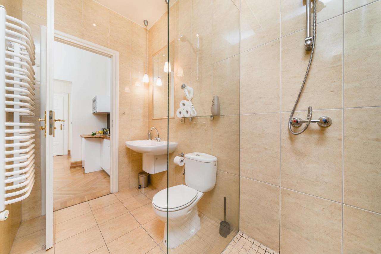 Apartamenty W Palacu Pod Baranami Kraków Exteriör bild